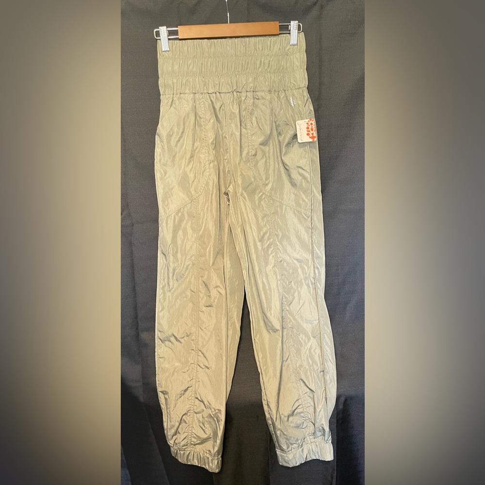 NWT Free People Movement The Way Home Smocked Joggers - Army - Size Small - Picture 7 of 16